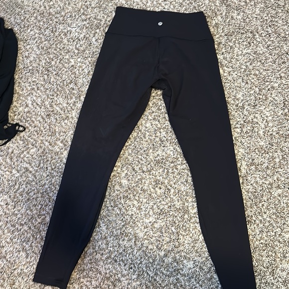 BLACK LULU LEMON LEGGINGS - Picture 2 of 4
